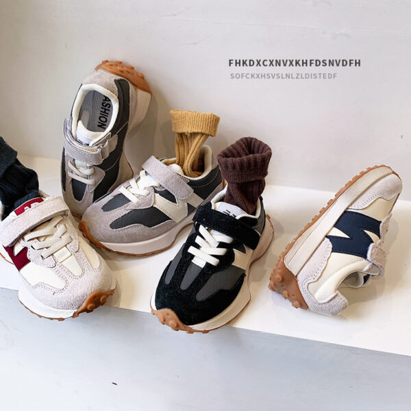 Boys' sports shoes